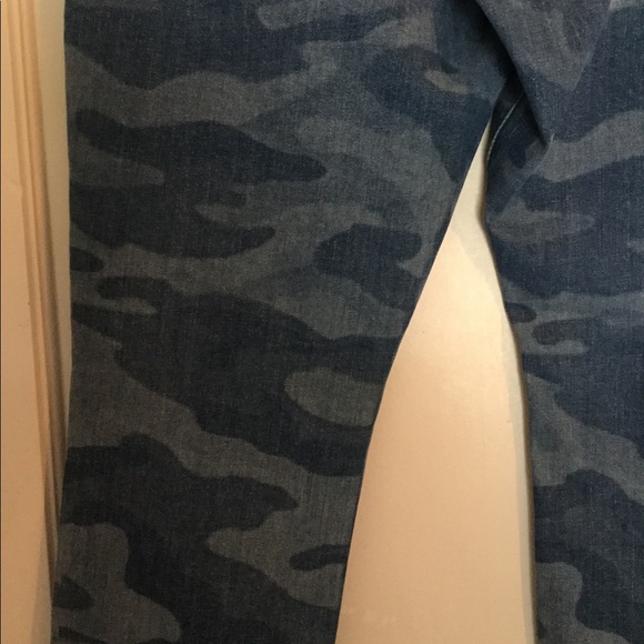 GAP blue camo jeans - Picture 7 of 10